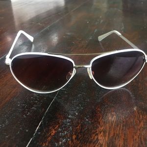 NWOT BCBG sunglasses white aviator